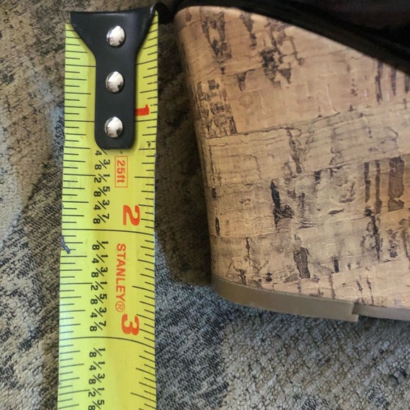 Black sandals 2-1/2” cork heel - Picture 4 of 4